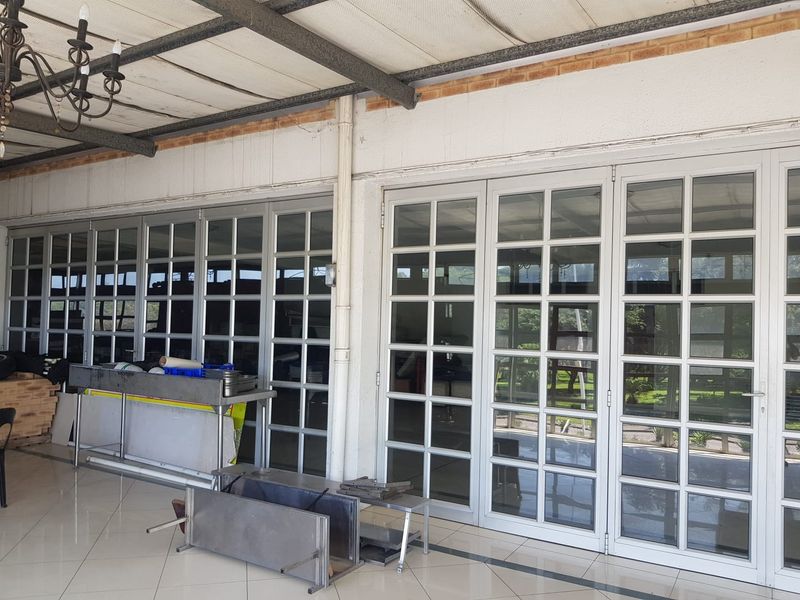 FACTORY TO LET IN HOMEBASE BUILDING, PHOENIX INDUSTRIAL PARK - Photo 6