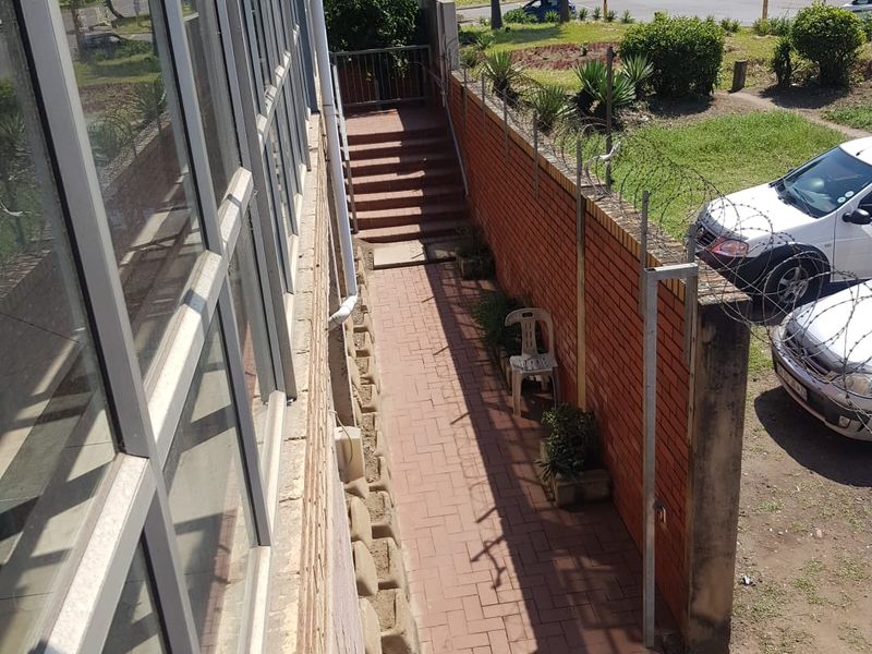 FACTORY TO LET IN HOMEBASE BUILDING, PHOENIX INDUSTRIAL PARK - Photo 8