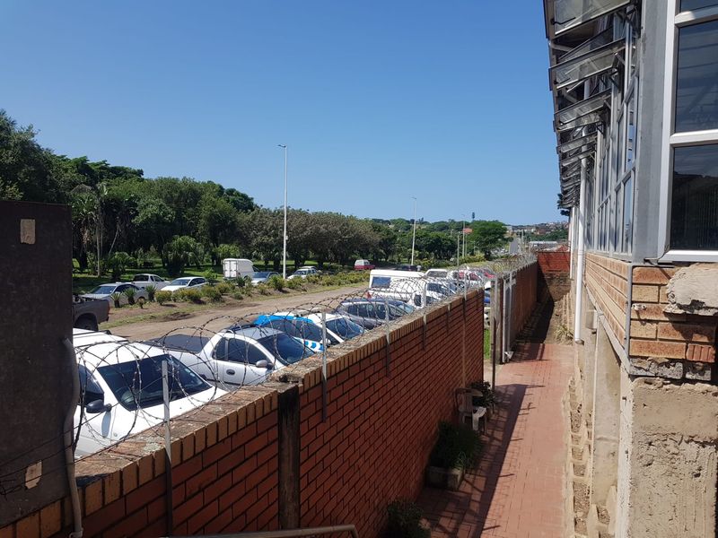 FACTORY TO LET IN HOMEBASE BUILDING, PHOENIX INDUSTRIAL PARK - Photo 9