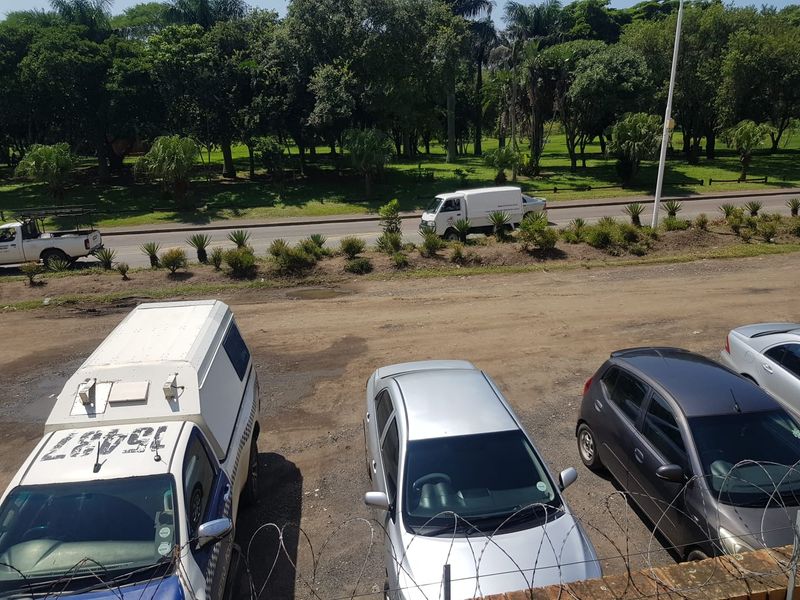 FACTORY TO LET IN HOMEBASE BUILDING, PHOENIX INDUSTRIAL PARK - Photo 7