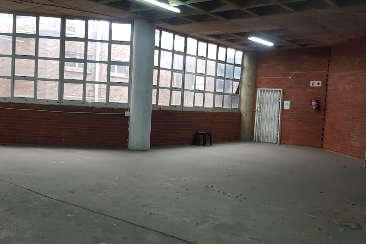 TO LET - 300m2 FACTORY SPACE  IN PHOENIX - Photo 3