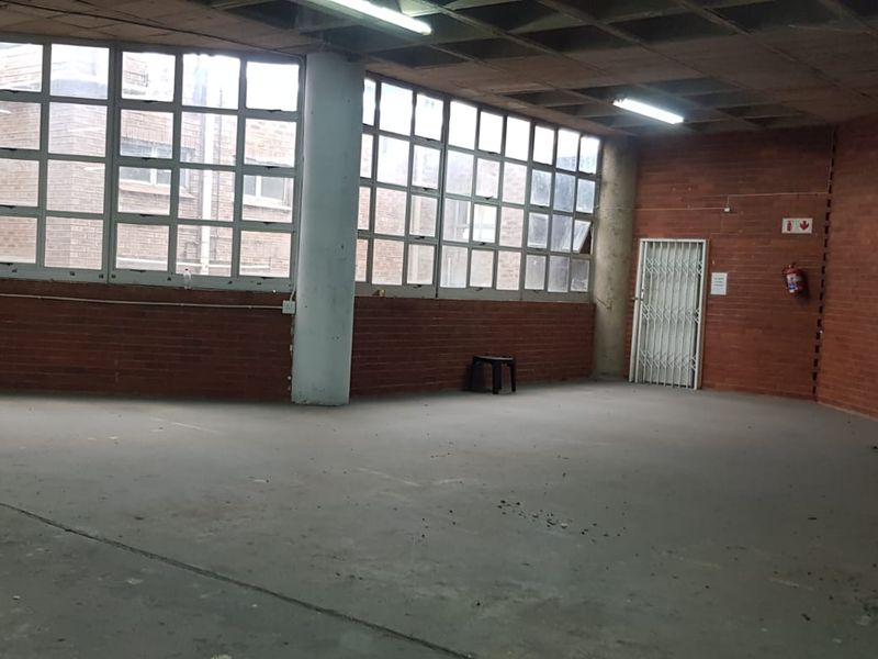 TO LET - 300m2 FACTORY SPACE  IN PHOENIX - Photo 3