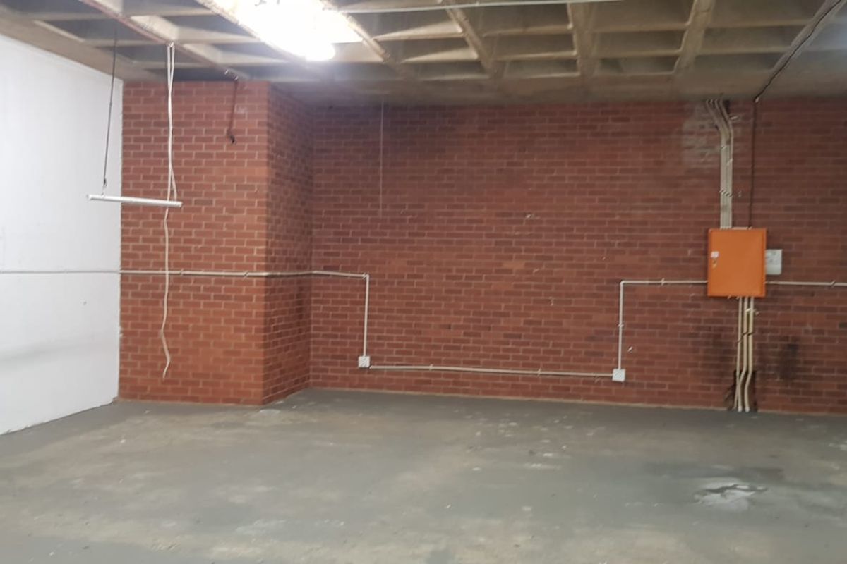 TO LET - 300m2 FACTORY SPACE  IN PHOENIX - Photo 4