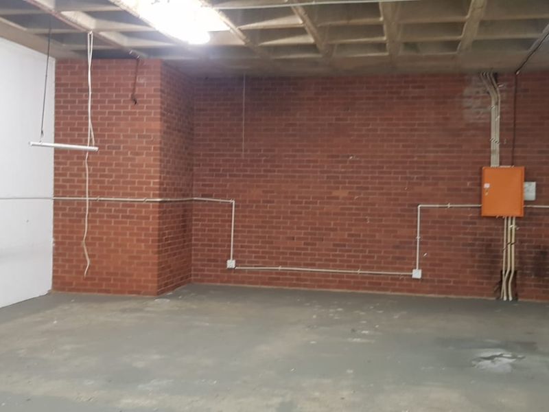 TO LET - 300m2 FACTORY SPACE  IN PHOENIX - Photo 4