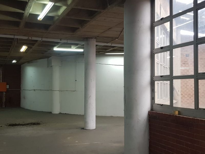 TO LET - 300m2 FACTORY SPACE  IN PHOENIX - Photo 2