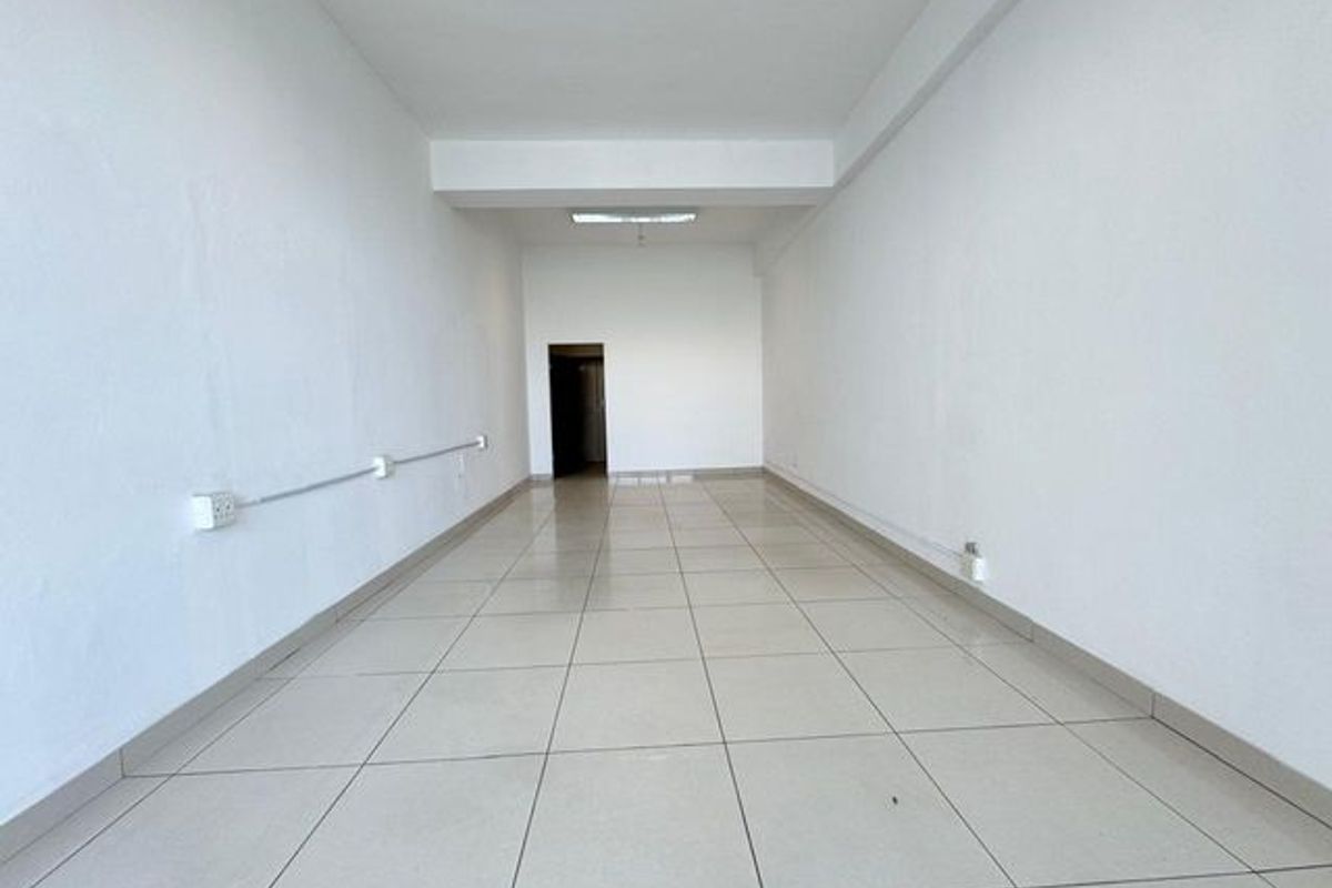 Prime Retail Space To Let In Umhlanga - Photo 4