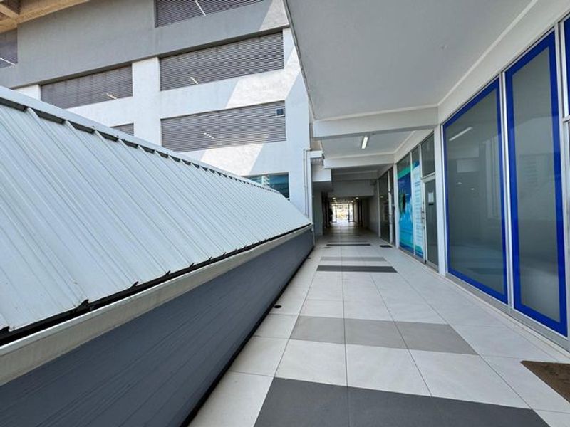 Prime Retail Space To Let In Umhlanga - Photo 6