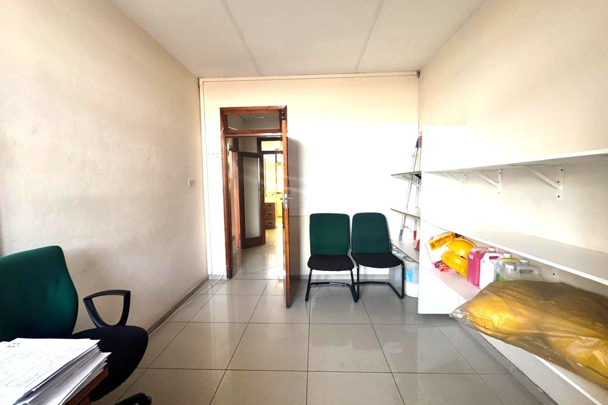 Well Located Commercial Unit To Let In Tongaat - Photo 3