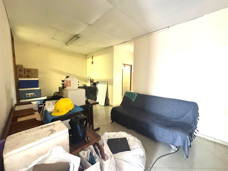 Well Located Commercial Unit To Let In Tongaat - Photo 10