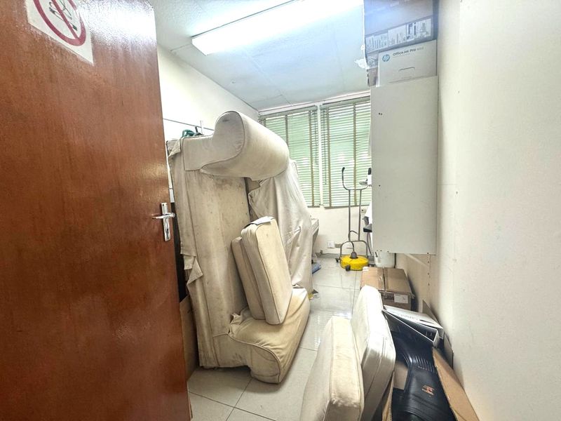 Well Located Commercial Unit To Let In Tongaat - Photo 6