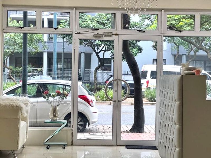 Well Located Retail Space For Sale In Umhlanga - Photo 8