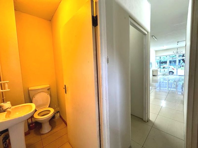 Well Located Retail Space For Sale In Umhlanga - Photo 7