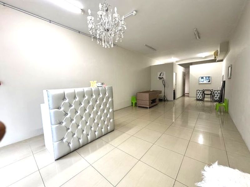 Well Located Retail Space For Sale In Umhlanga - Photo 2