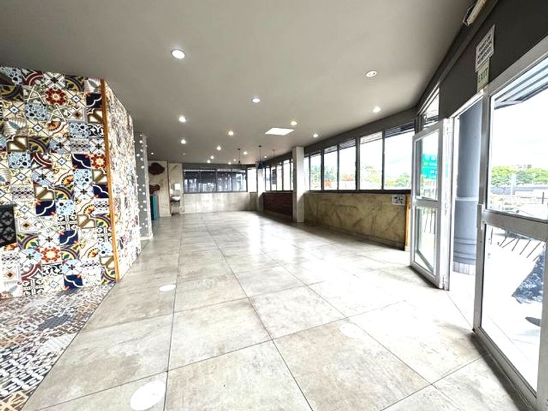 Retail Unit Available To let In Pinetown - Photo 4