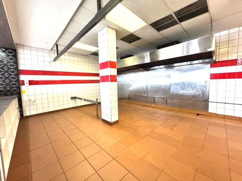 Retail Unit Available To let In Pinetown - Photo 10
