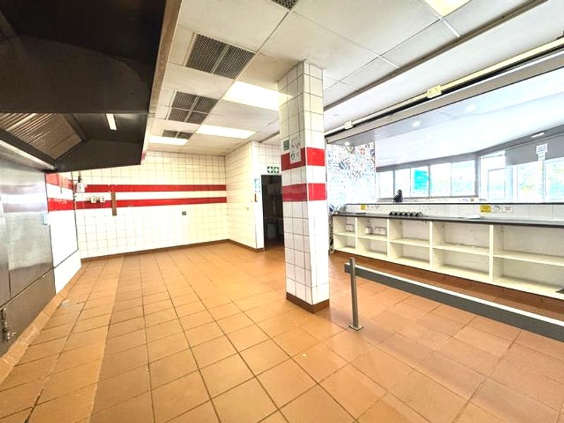 Retail Unit Available To let In Pinetown - Photo 7