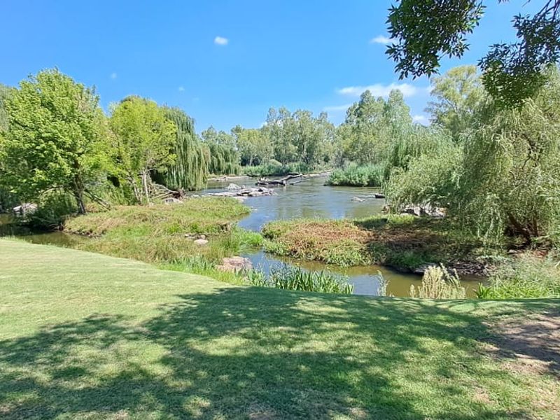 "Discover the Ultimate Riverside Lifestyle in Parys' - Photo 6