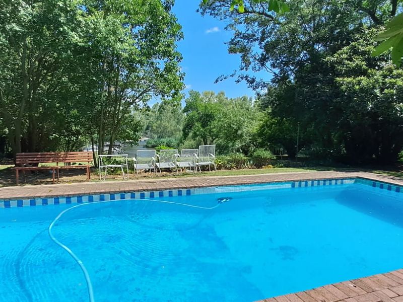 "Discover the Ultimate Riverside Lifestyle in Parys' - Photo 2