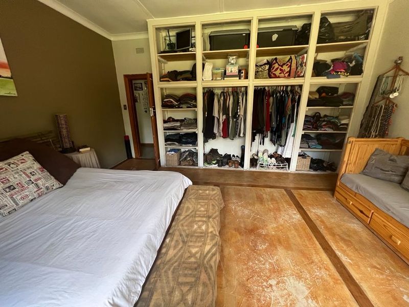 Charming with great potential placed on Enormous stand - Photo 8