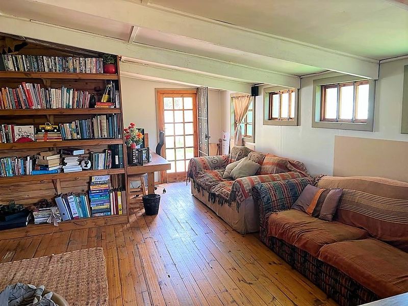 Charming with great potential placed on Enormous stand - Photo 2