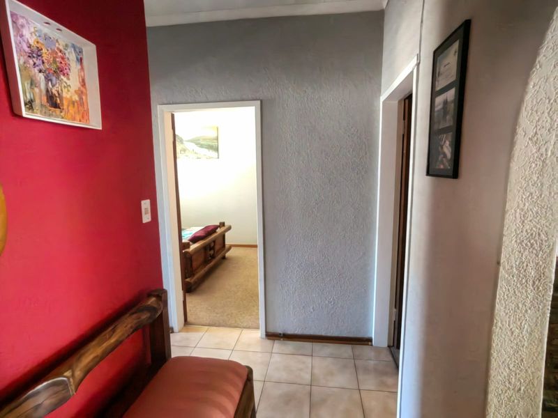 A sunny, private townhouse on a quiet street in Parys. - Photo 10