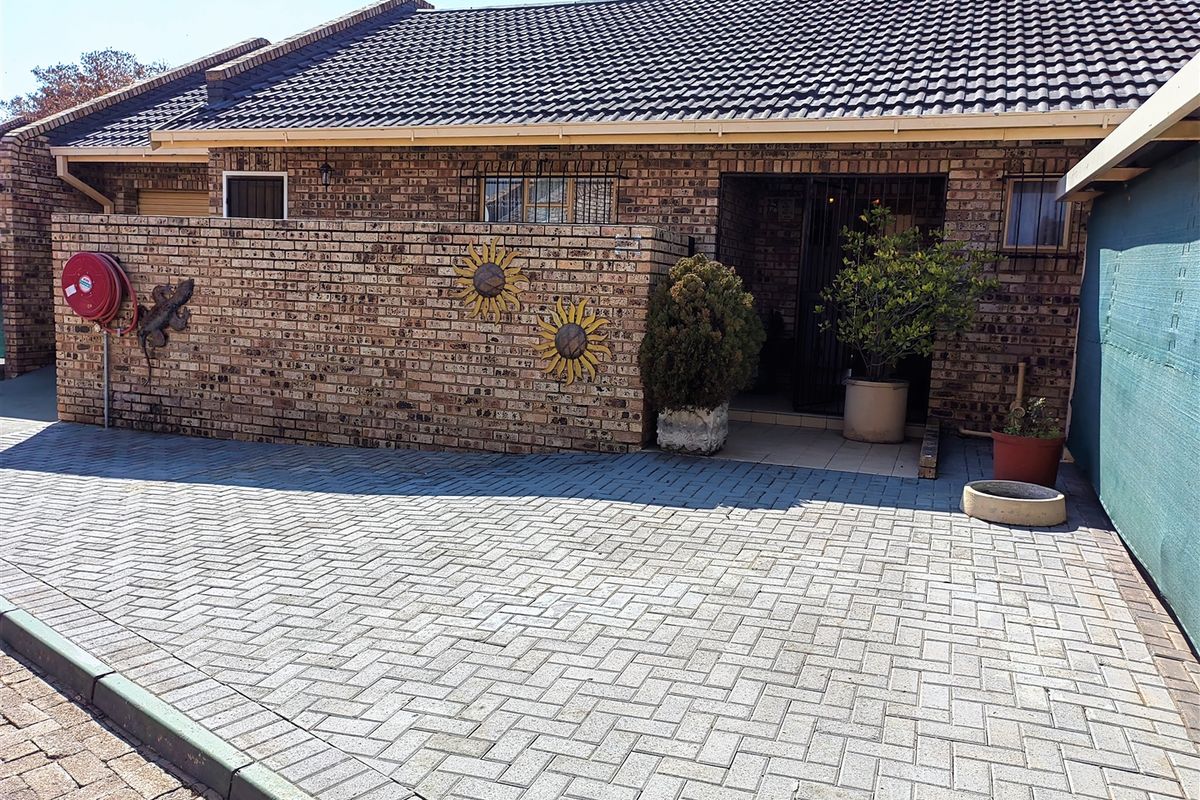 Move-In Ready - Photo 2