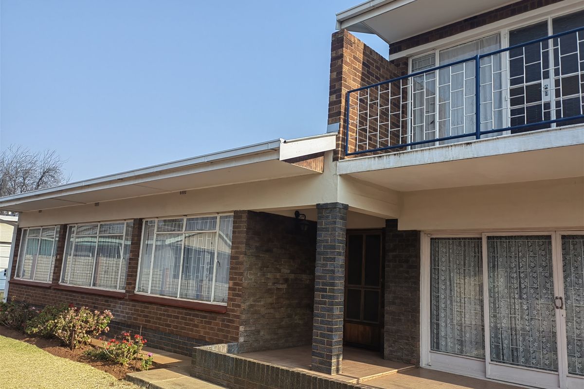Character home for sale in Parys - Photo 2