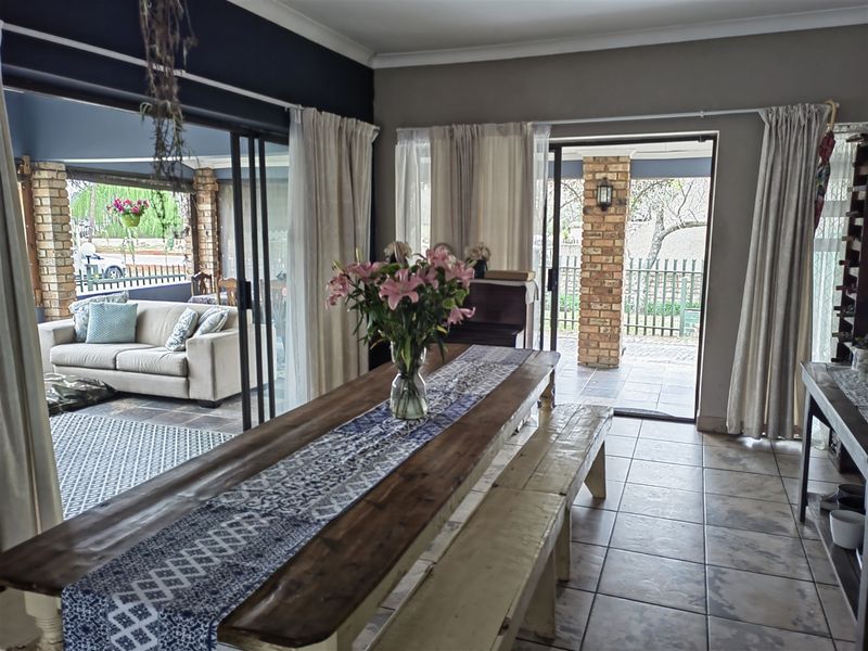 House with Guest House potential - Photo 5