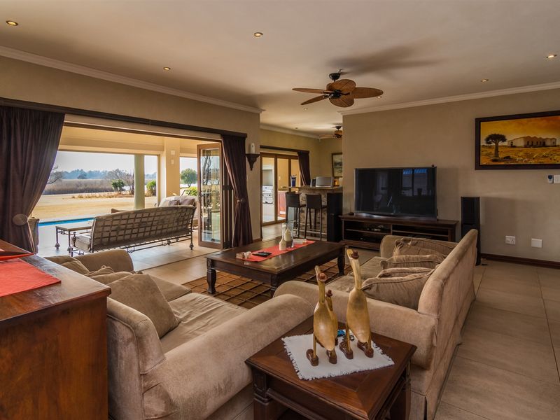 Newly Listed River Front Property - Gated Community - Photo 4