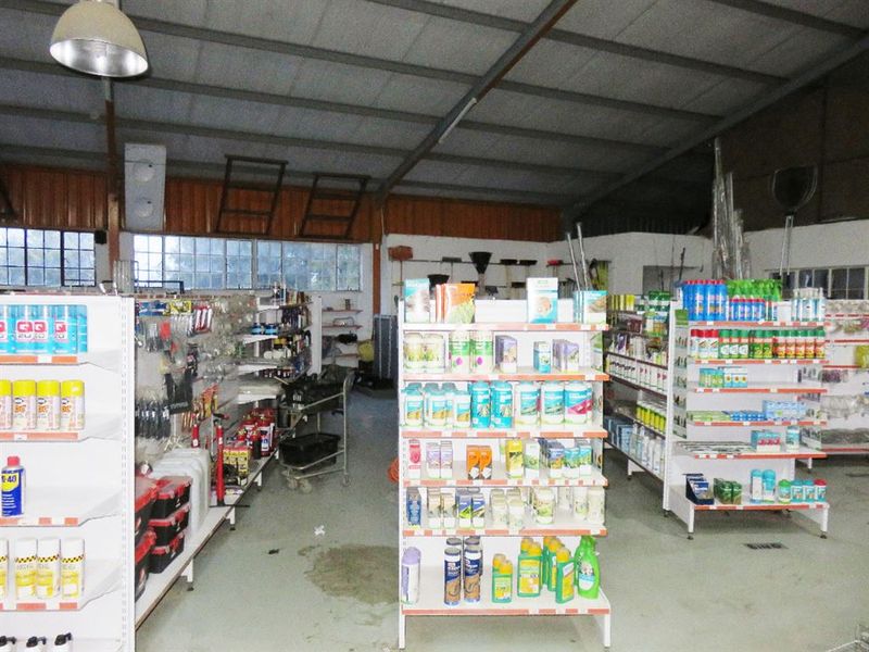 Established Hardware & Shopping Centre - Photo 7