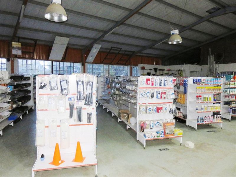 Established Hardware & Shopping Centre - Photo 6