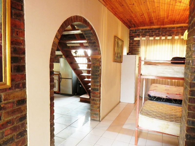 House with Vaal Dam view in Deneysville - Photo 8