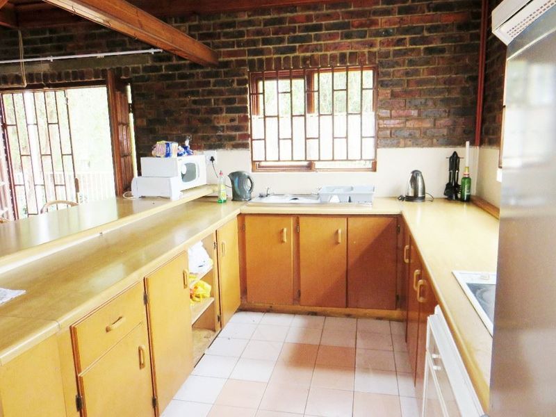 House with Vaal Dam view in Deneysville - Photo 6