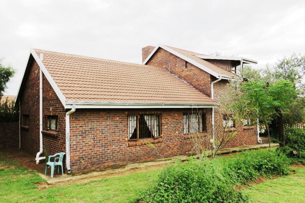 House with Vaal Dam view in Deneysville - Photo 4