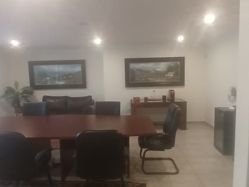 Modern Commercial Office Space To Let In Monument – High Visibility Main Road Location - Photo 8
