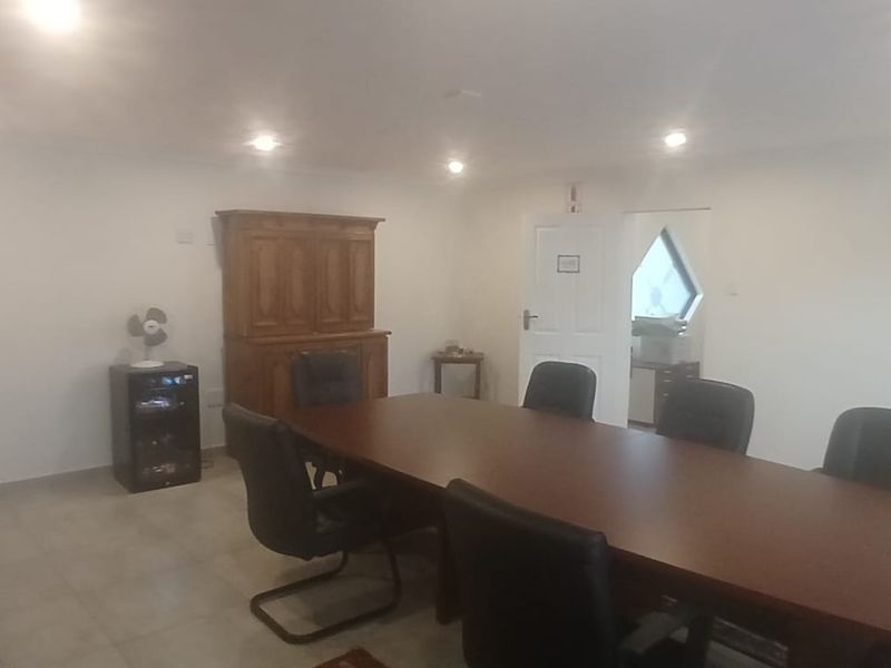 Modern Commercial Office Space To Let In Monument – High Visibility Main Road Location - Photo 7