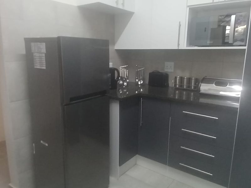 Modern Commercial Office Space To Let In Monument – High Visibility Main Road Location - Photo 6