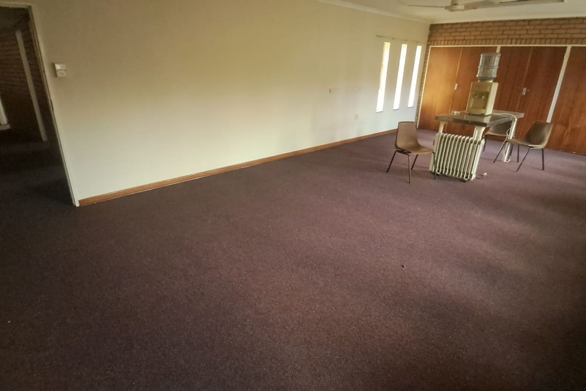 Office/Classrooms To Rent in Noordheuwel - Photo 4