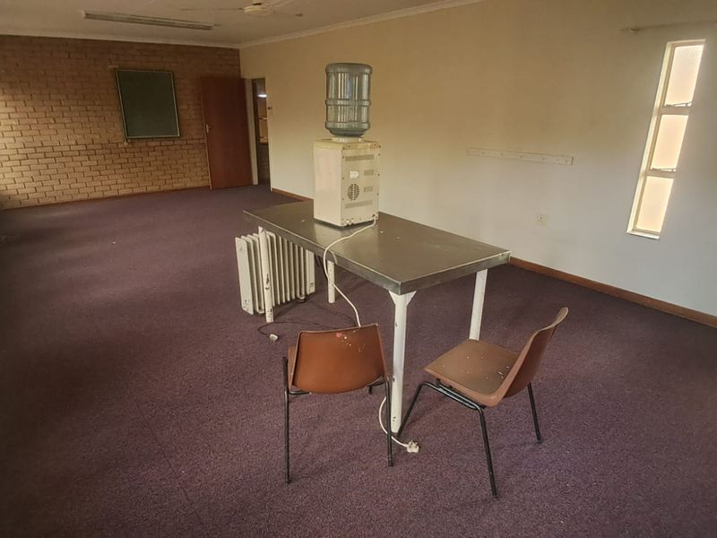 Office/Classrooms To Rent in Noordheuwel - Photo 5