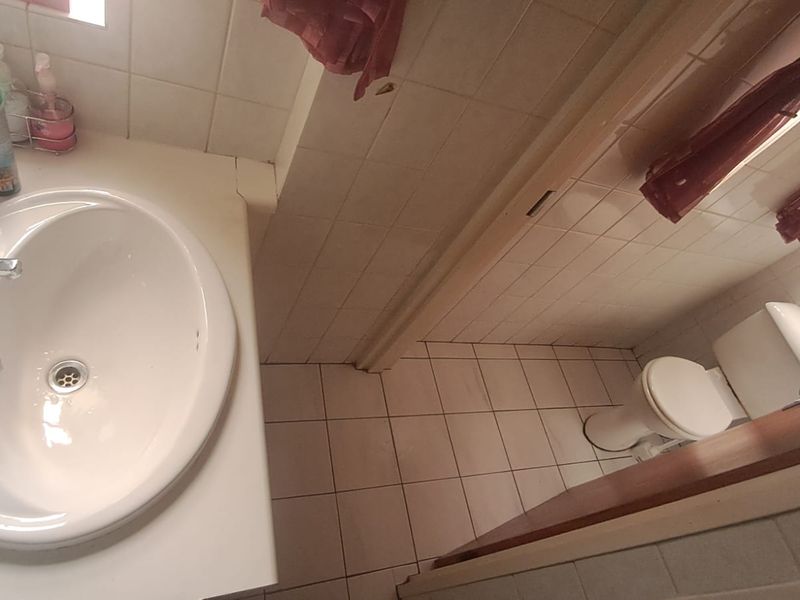 Office/Classrooms To Rent in Noordheuwel - Photo 3