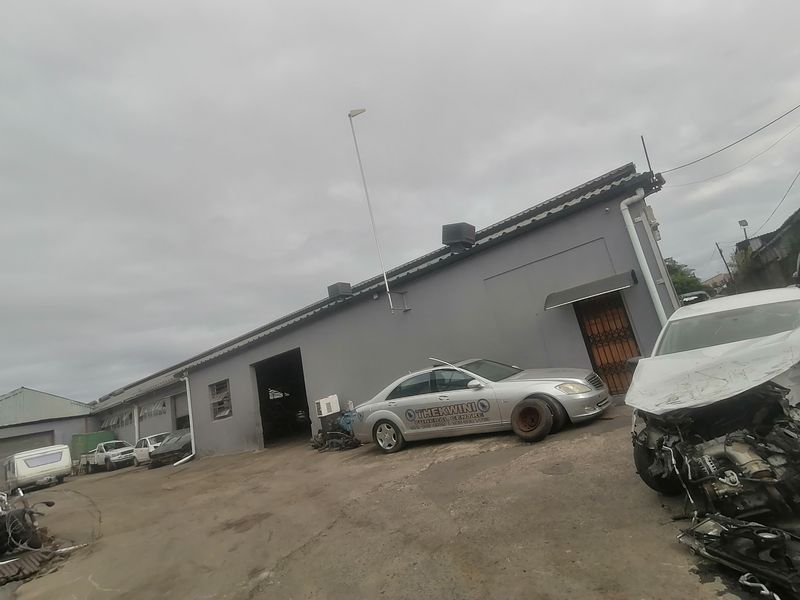8 329sqm warehouse in isiphingo rail - Photo 8