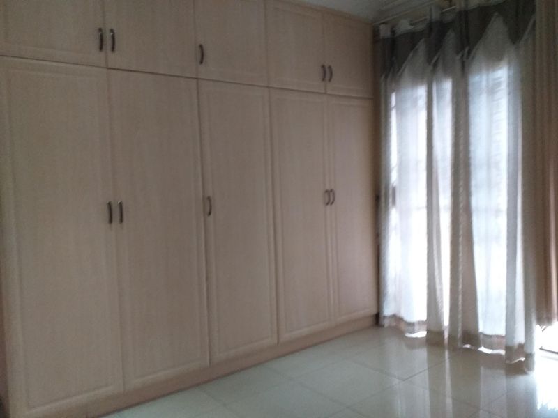 Magnificent & Modern Townhouse - Photo 9