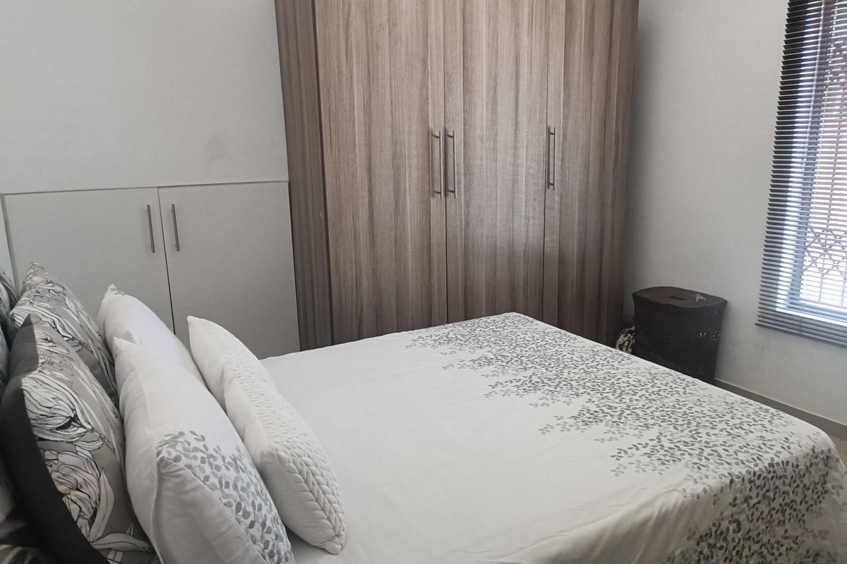 WELL-APPOINTED UNIT IN ATHLONE PARK - Photo 5