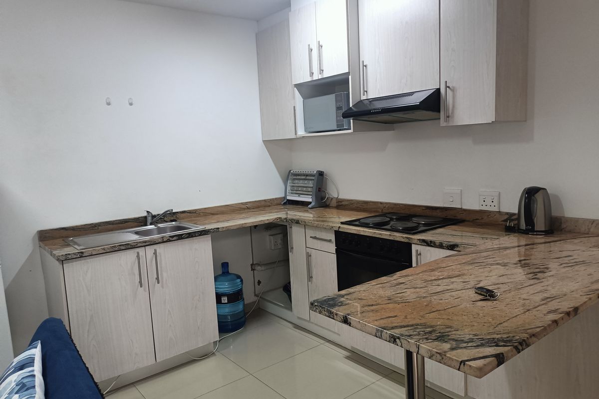 WELL-APPOINTED UNIT IN ATHLONE PARK - Photo 2