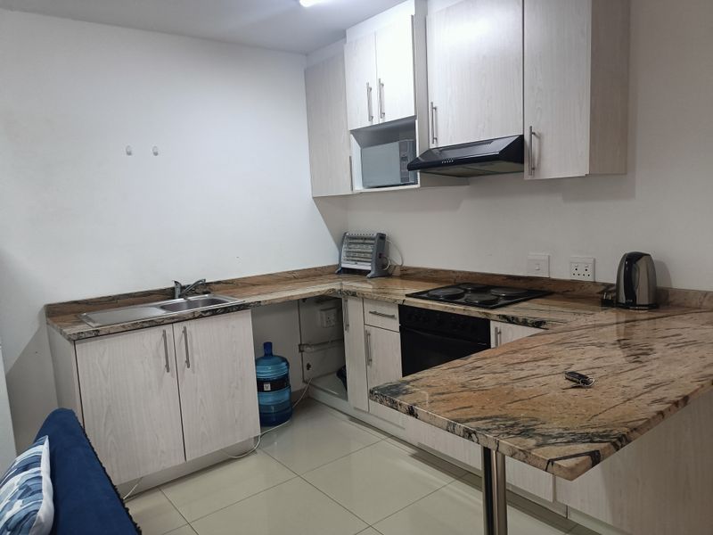 WELL-APPOINTED UNIT IN ATHLONE PARK - Photo 2