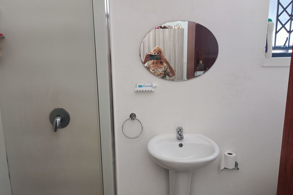 WELL-APPOINTED UNIT IN ATHLONE PARK - Photo 4