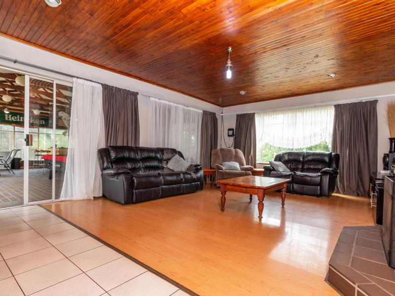 LIVE. WORK. PLAY. – All in One Incredible Property! - Photo 10