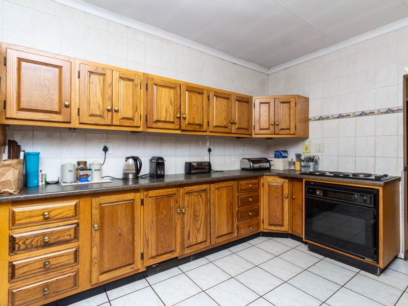 LIVE. WORK. PLAY. – All in One Incredible Property! - Photo 6