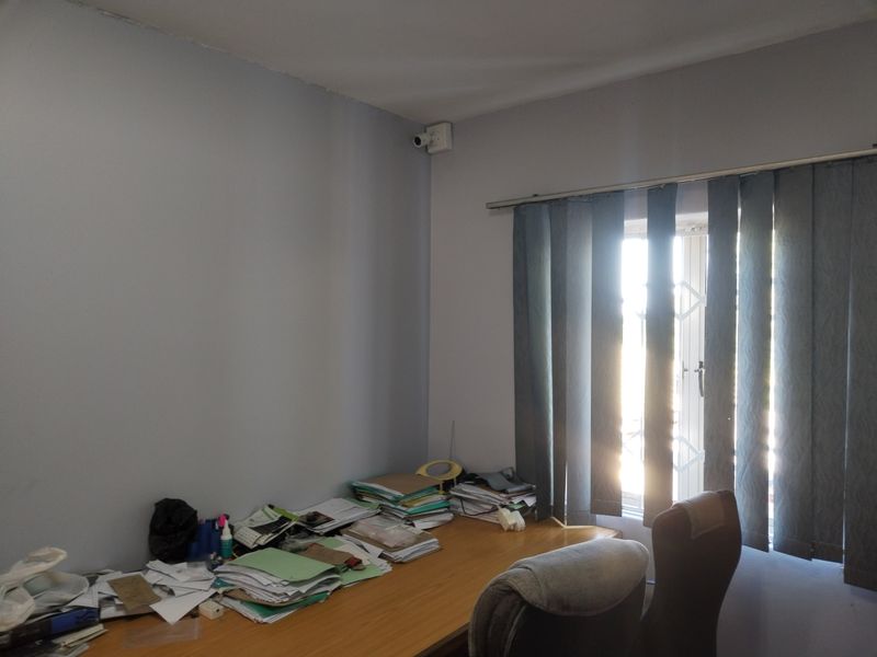 DON'T MISS OUT 9 BEDROOM HOUSE FOR SALE - Photo 8