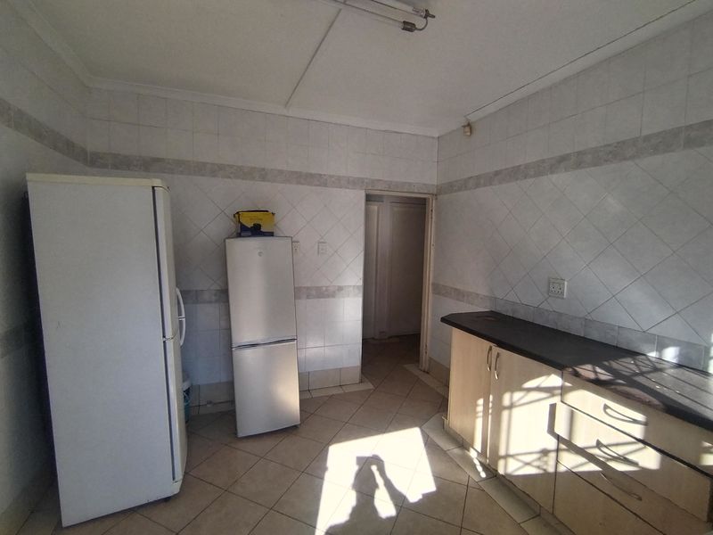 DON'T MISS OUT 9 BEDROOM HOUSE FOR SALE - Photo 5